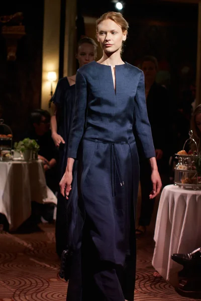 Look 17